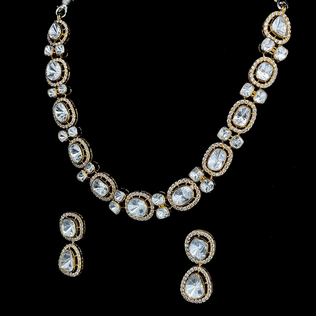 Gold-plated Polki Kundan-studded jewelry set.