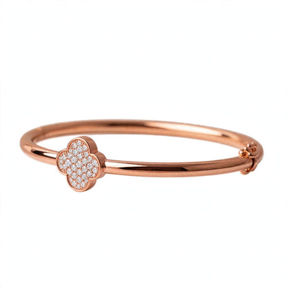 18K Yellow Gold Pavé Diamond Clover Bangle Bracelet