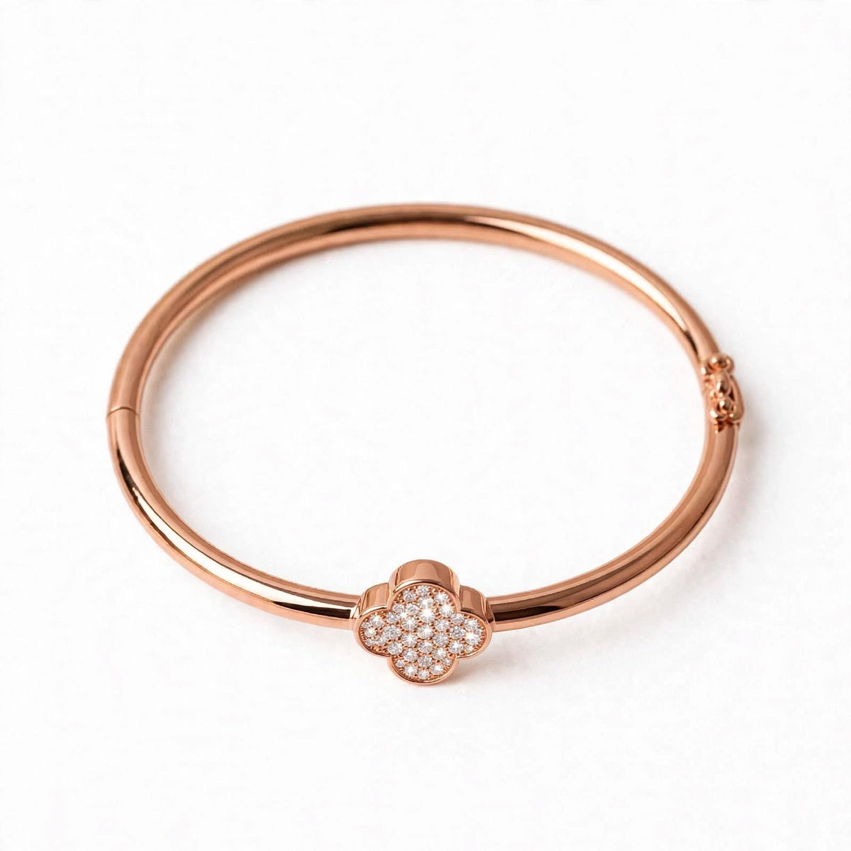18K Yellow Gold Pavé Diamond Clover Bangle Bracelet