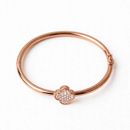 18K Yellow Gold Pavé Diamond Clover Bangle Bracelet