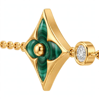 Handmade Malachite Clover Bracelet In Yellow Gold