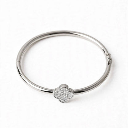18K Yellow Gold Pavé Diamond Clover Bangle Bracelet