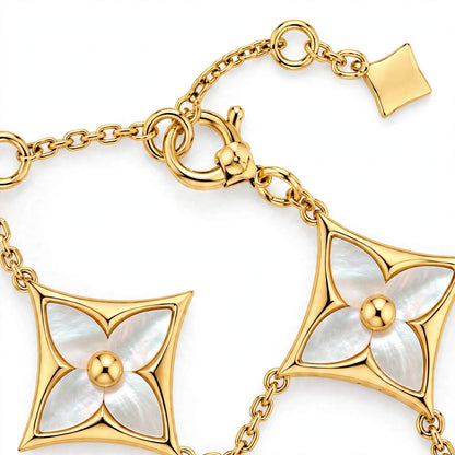 Handmade Malachite Clover Bracelet In Yellow Gold
