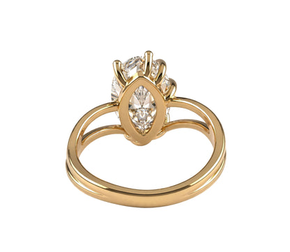 14K Yellow Gold Contemporary Split Shank Ring.